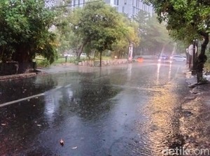 BMKG Juanda Imbau Warga Jatim Waspadai Cuaca Ekstrem Sepekan ke Depan