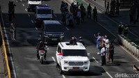 Pantauan detikcom, Minggu (20/10/2024), di Istana Merdeka, Jakarta, Jokowi dan Prabowo meninggalkan Istana pukul 14.13 WIB.