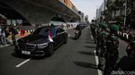 Jokowi Sapa Warga Saat Lintasi Jalan MH Thamrin