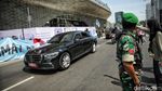 Jokowi Sapa Warga Saat Lintasi Jalan MH Thamrin