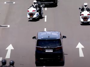 Jokowi di Hari Terakhir Jadi Presiden: Naik Mercy, Alphard Pelat ZZ, di Solo Pakai Maung