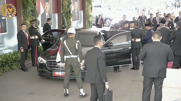 Jokowi dan Ma'ruf Amin Tiba di Gedung MPR