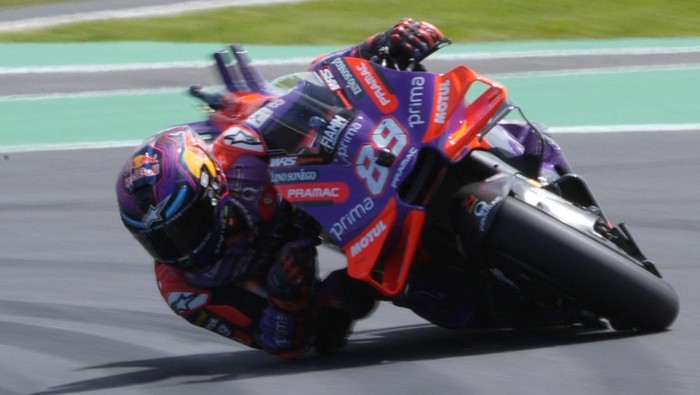 MotoGP - Australian Grand Prix - Phillip Island Grand Prix Circuit, Phillip Island, Australia - October 20, 2024 Prima Pramac Racings Jorge Martin races REUTERS/Asanka Brendon Ratnayake