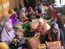 Selain Songket, Palembang Miliki Kain Angkinan dengan Sulam Benang Emas