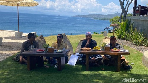 Konferensi pers Seraya Culture Festival di Seraya Barat, Karangasem, Bali, Minggu (20/10/2024). (Foto: I Wayan Selamat Juniasa/detikBali)