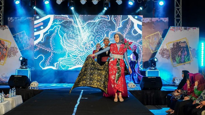 Lamongan menggelar Oktoberbatik 2024 dalam rangka memperingati Hari Batik Nasional.