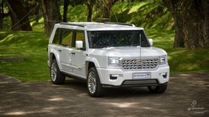 Tampilan Luar-Dalam Mobil Antipeluru Pindad MV3 Garuda Tunggangan Prabowo