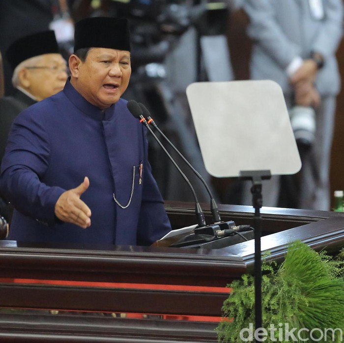 Prabowo Subianto menyampaikan pidato perdananya setelah dilantik sebagai Presiden RI Periode 2024-2029 di kompleks MPR/DPR, Senayan, Jakarta, Minggu (20/10/2024).
