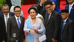 Penampilan Titiek Soeharto Hadiri Pelantikan Prabowo-Gibran