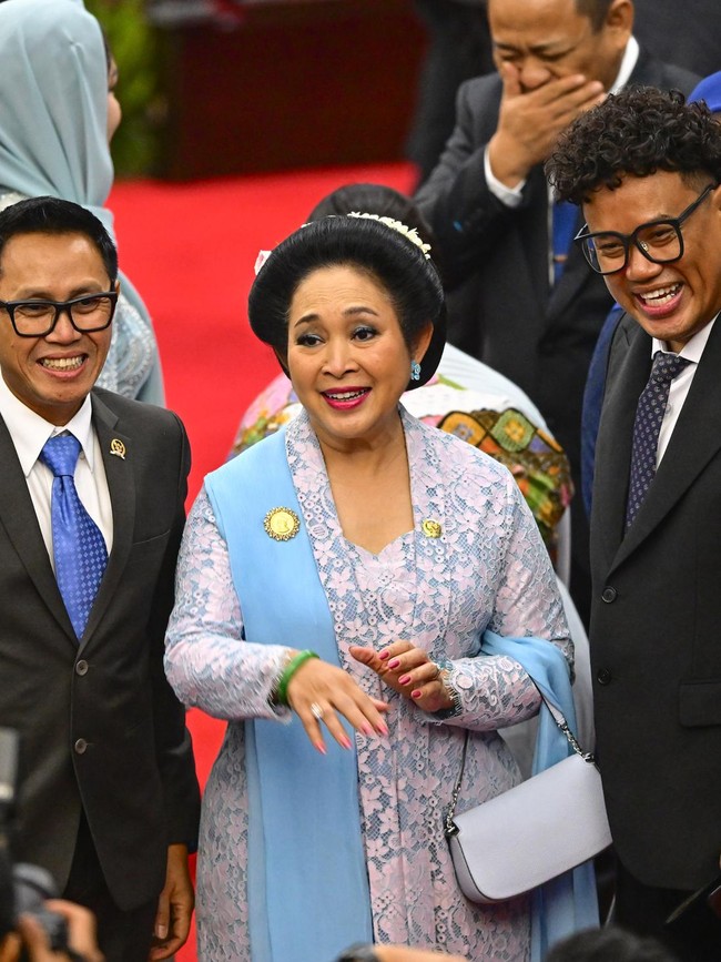 Siti Hediati Soeharto, atau biasa disapa Titiek Soeharto, turut hadir dalam Pelantikan Presiden dan Wakil Presiden Ri Periode 2024 - 2029.  Foto: ANTARA FOTO/Rivan Awal Lingga