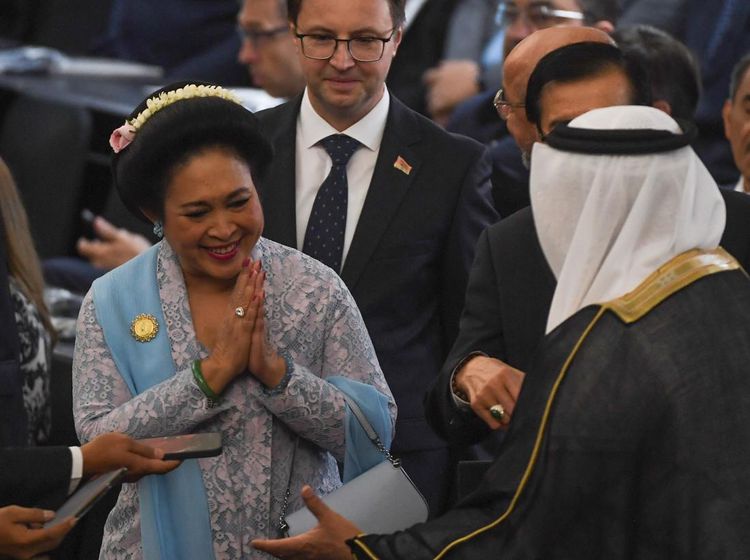 Penampilan Titiek Soeharto Hadiri Pelantikan Prabowo-Gibran