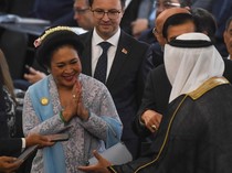 Penampilan Titiek Soeharto Hadiri Pelantikan Prabowo-Gibran