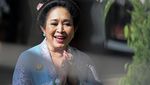 Penampilan Titiek Soeharto Hadiri Pelantikan Prabowo-Gibran
