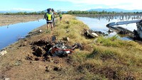 Pesawat perintis milik PT. SAM Air dengan nomor registrasi PK-SMH (DHC6) mengalami kecelakaan. Empat orang yang terdiri dari kru dan penumpang tewas dalam insiden ini.
