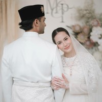 Pernikahan Pevita Pearce dengan pengusaha asal Malaysia Mirzan Meer diketahui digelar secara privat. Hanya dihadiri keluarga dan sahabat terdekat. Foto: dok Instagram