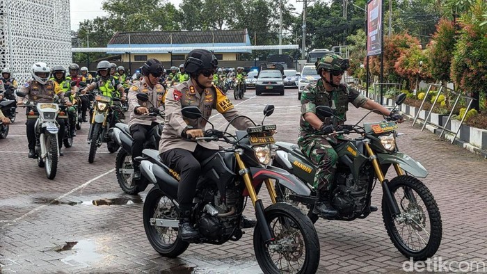 Polisi Trenggalek Gelar Patroli Besar Iringi Pelantikan Presiden Baru