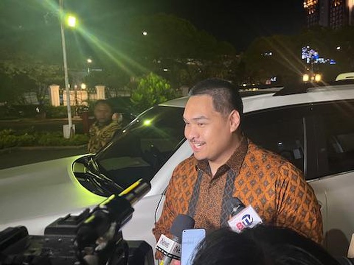 Politikus muda Golkar Dito Ariotedjo merapat ke Istana Negara, Jakpus, Minggu (20/10/2024) malam.