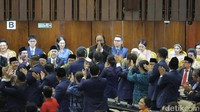 Sejumlah petinggi partai juga datang, salah satunya Ketua Umum Partai Nasdem, Surya Paloh.