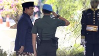 Prabowo Subianto dan Gibran Rakabuming Raka akan mengikuti sidang paripurna MPR pengucapan sumpah sebagai Presiden dan Wakil Presiden Republik Indonesia masa bakti 2024-2029. (ANTARA FOTO/Dhemas Reviyanto) 