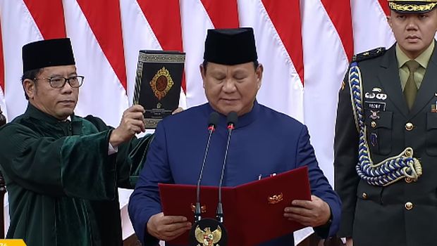Prabowo dan Gibran mengucapkan sumpah sebagai Presiden dan Wakil Presiden Republik Indonesia. (Dok. YouTube MPR)