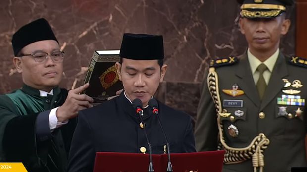Prabowo dan Gibran mengucapkan sumpah sebagai Presiden dan Wakil Presiden Republik Indonesia. (Dok. YouTube MPR)
