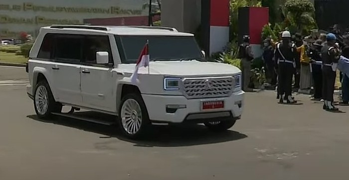 Prabowo naik Maung Garuda Indonesia 1 (dok. YouTube MPR)