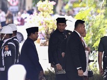 Jokowi Tiba di Gedung Parlemen, Disambut Prabowo
