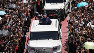 Prabowo Minta Pindad Bikin Mobil Presiden Khusus buat Sapa Rakyat