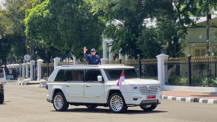Presiden Prabowo Subianto tiba di Istana Merdeka, Jakarta, Minggu (20/10/2024), untuk pisah sambut dengan Jokowi.