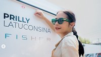 Langsung dinamain nih yacth-nya. Foto: Instagram/@prillylatuconsina96