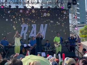 Video: Keseruan Dewa 19-RAN Tampil di Panggung Rakyat Pelantikan Prabowo-Gibran