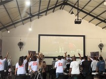 Nobar Pelantikan Presiden, Relawan di Medan Teriakkan Prabowo 2 Periode