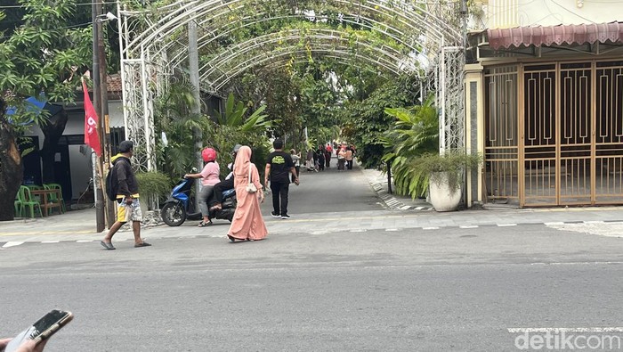 Suasana kediaman Presiden Jokowi di Sumber, Solo, Minggu (20/10/2024).