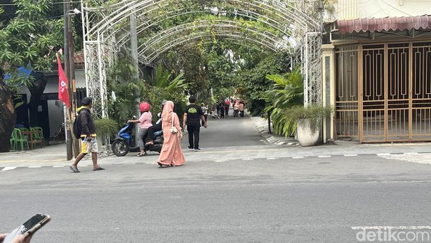 Suasana kediaman Presiden Jokowi di Sumber, Solo, Minggu (20/10/2024).