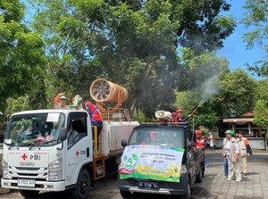 Ratusan Liter Eco Enzim Disemprotkan di Wilayah Buleleng
