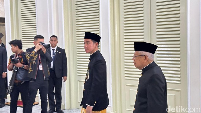 Setelah pelantikan, Gibran Rakabuming tiba Istana Wakil Presiden (Wapres) untuk mengikuti acara lepas sambut dengan Wakil Presiden ke-13 RI Maruf Amin. (Isal/detikcom)