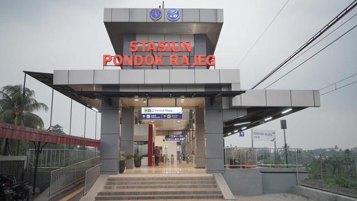 Stasiun Pondok Rajeg akhirnya kembali dioperasikan setelah 18 tahun.