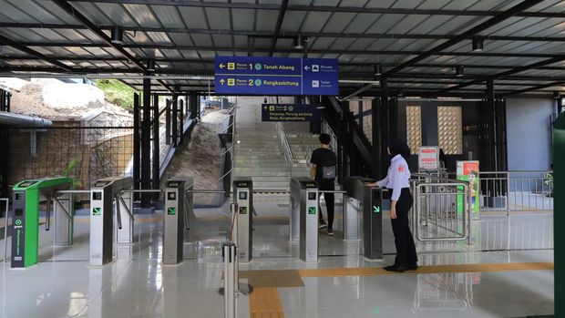 Stasiun Pondok Rajeg akhirnya kembali dioperasikan setelah 18 tahun.