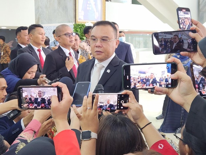 Ketua Harian Partai Gerindra, Sufmi Dasco Ahmad, di kompleks parlemen, Senayan, Jakarta, Minggu (20/10/2024).