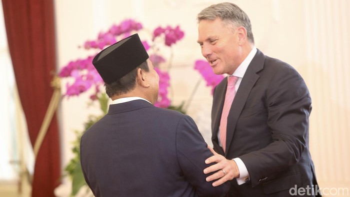 Presiden RI Prabowo Subianto menerima Wakil Perdana Menteri dan Menteri Pertahanan Australia, Richard Marles MP di Istana Merdeka, Jakarta, Minggu (20/10/2024). Usai dilantik sebagai Presiden RI, sore ini Prabowo diagendakan menerima kunjungan beberapa kepala negara.