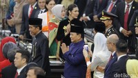 Pengambilan sumpah tersebut dilakukan dalam Sidang Paripurna MPR RI yang berlangsung di Gedung Nusantara MPR/DPR RI di Senayan, Jakarta Pusat pada Minggu (20/10/2024). Sidang dipimpin Ketua MPR Ahmad Muzani.