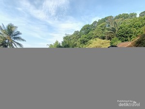Indah juga Kolam Renang Alami di Purwakarta Ini