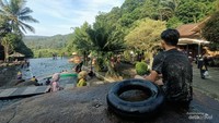 Kolam Renang Taman Batu di Cipeundeuy, Bojong, Purwakarta.