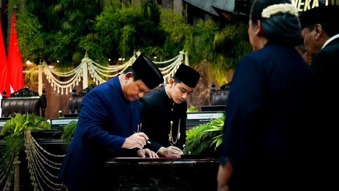 Wakil Presiden Gibran Rakabuming Raka mengunggah momen saat dirinya dilantik di Gedung MPR RI.