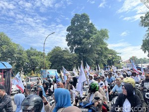 Ribuan Warga di Medan Konvoi Rayakan Pelantikan Prabowo-Gibran