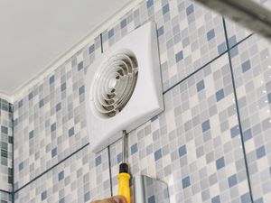 3 Fungsi Penting Exhaust Fan di Kamar Mandi, Beda dari Kipas Angin Biasa