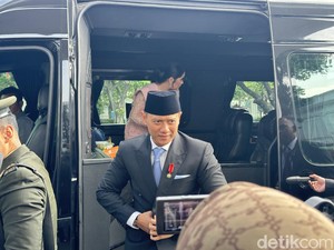 Dresscode Pelantikan Menteri Kabinet Merah Putih: Dasi Biru Muda dan Kebaya