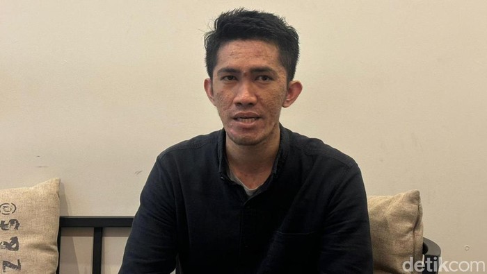 Aswanto (24), keluarga pasien ODGJ bernama Syahrullah (40) yang ditemukan meninggal di RSK Dadi, Makassar, Sulsel.