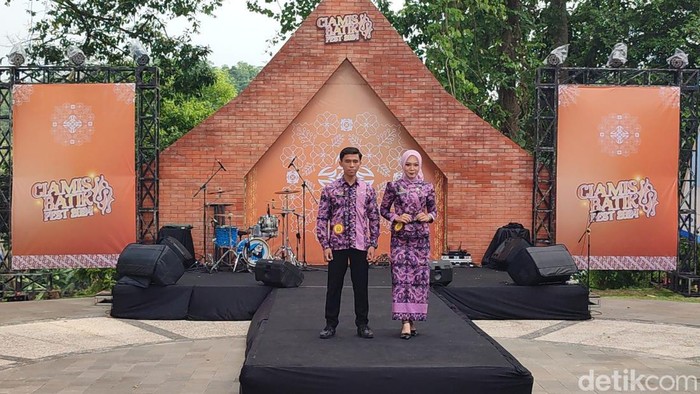 Batik Ciamisan saat fashion show di acara Ciamis Batik Fest 2024.