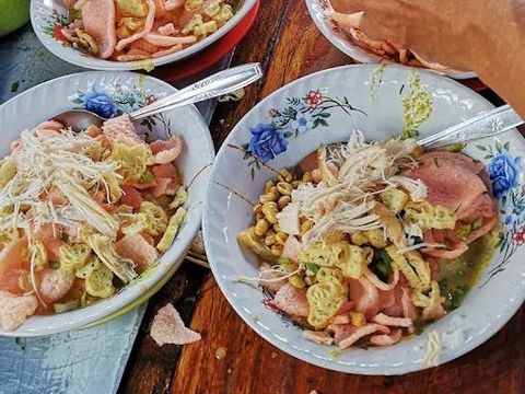 Bubur ayam kaki lima